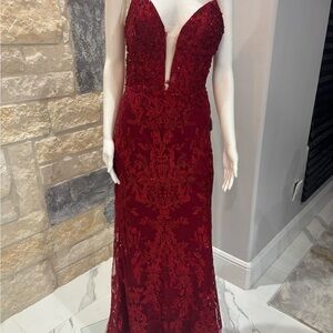 Mac Duggal Burgundy Embellished Maxi Dress 20330 size 6